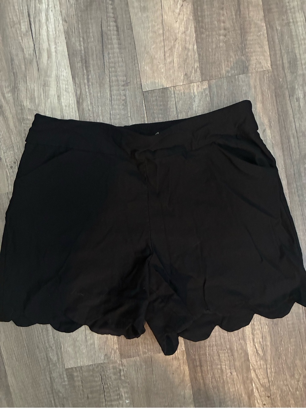 Cato Black Scalloped-Hem High Waist Women's Shorts